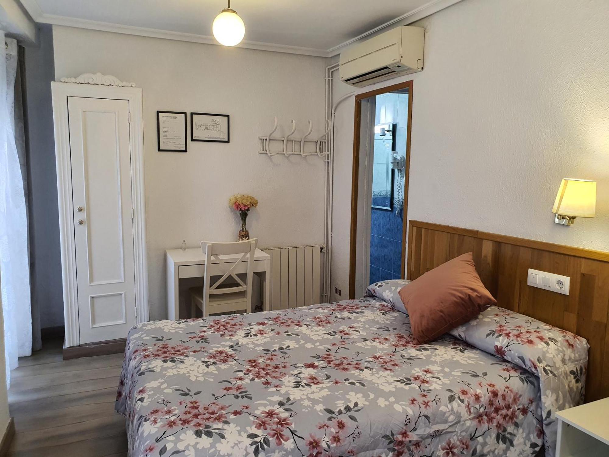 Pension Martin Jaen Exterior photo