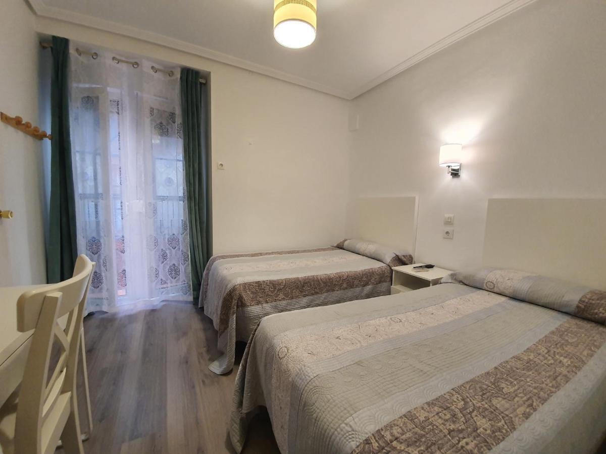Pension Martin Jaen Exterior photo